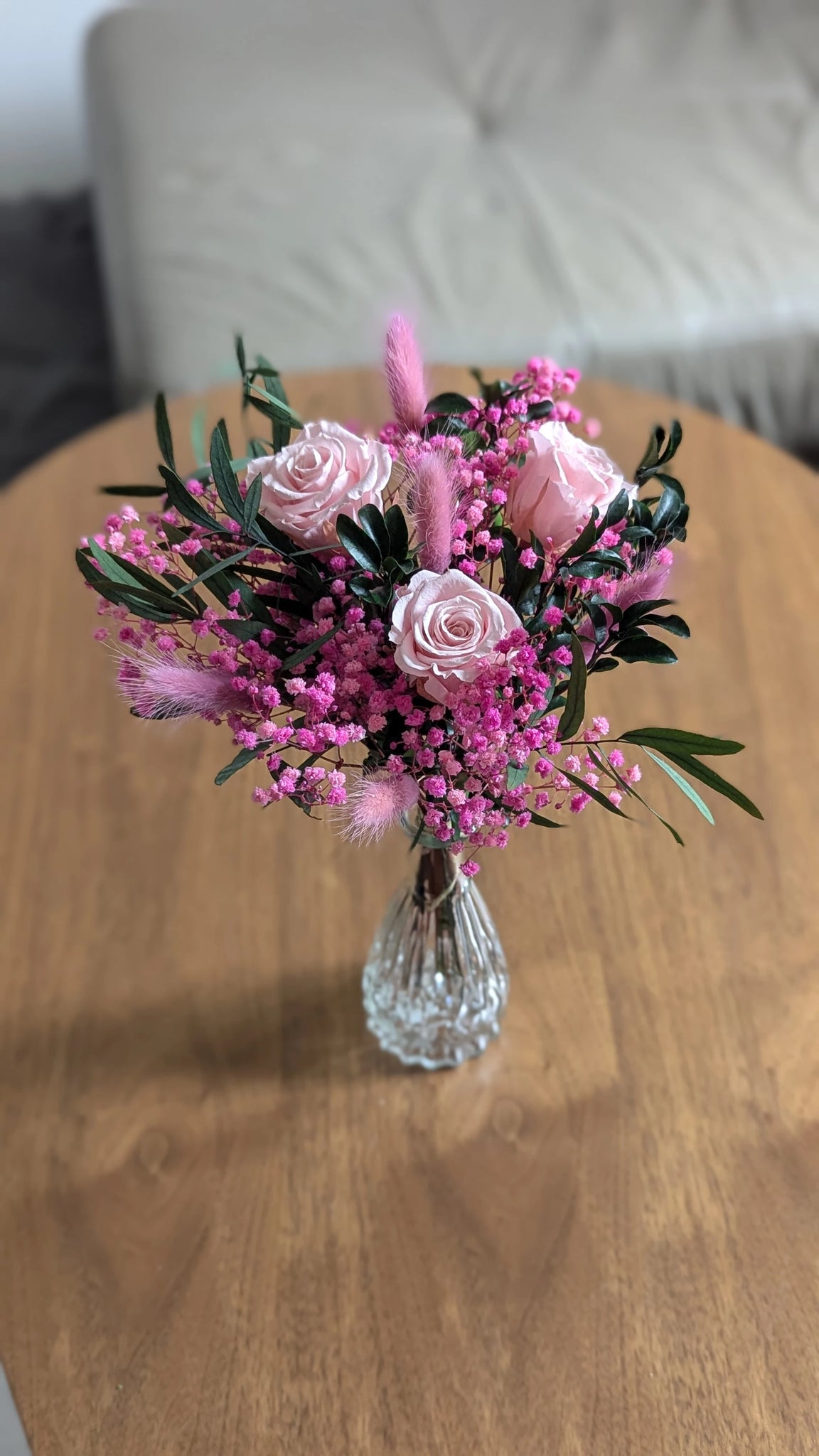 MYA, création artisanale de fleurs stabilisées pour décoration intérieure élégante.