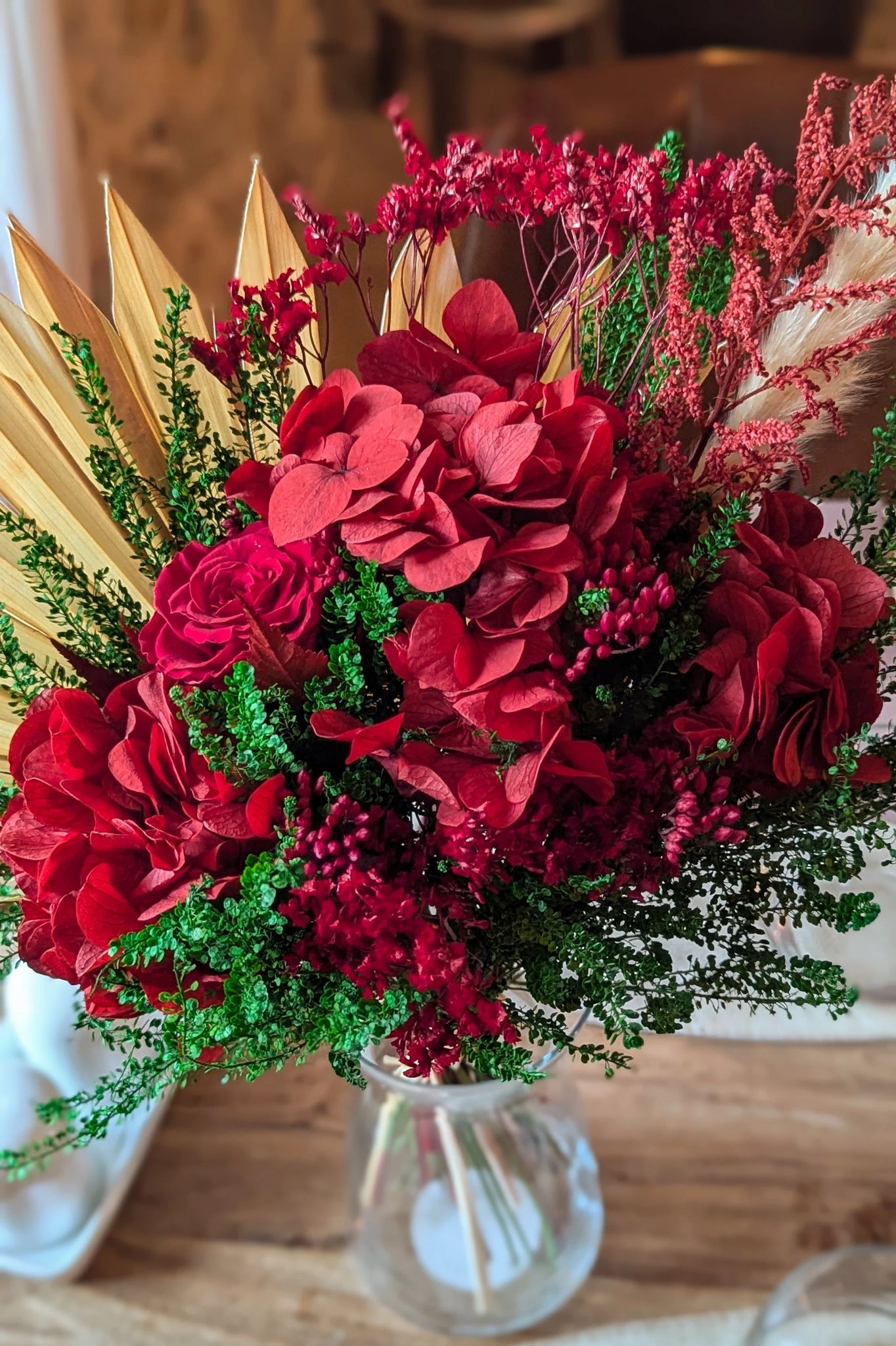 Élégance intemporelle : bouquet en fleurs stabilisées pour occasions spéciales.