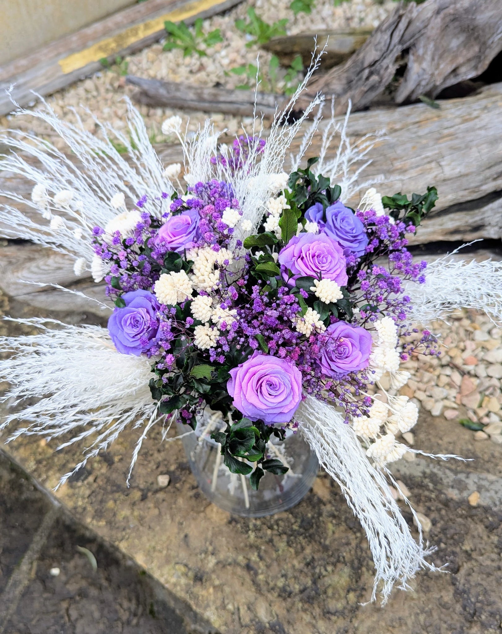 Bouquet VASTIE de fleurs stabilisées avec roses lilas et gypsophile